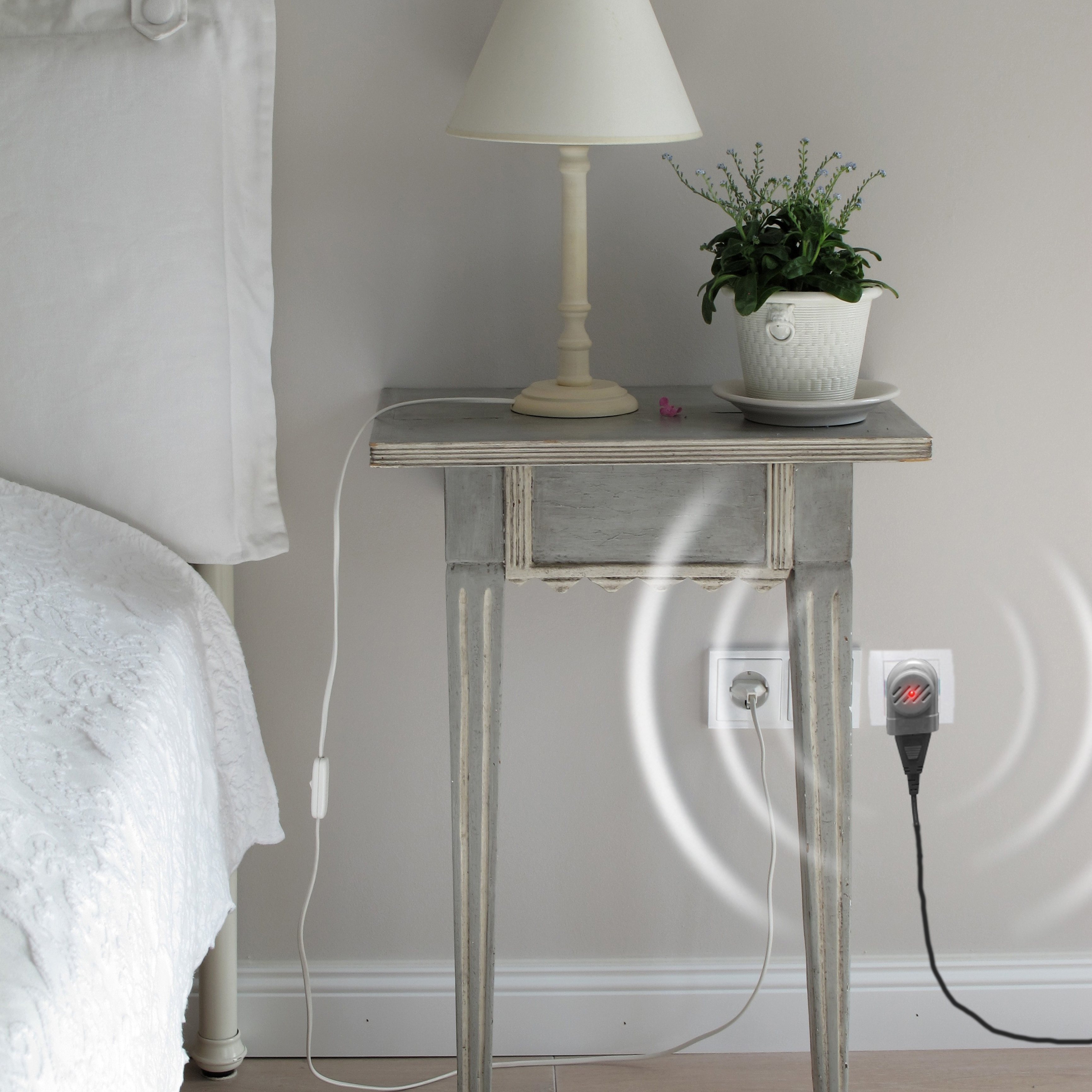 Combi-Protection | plug in repellent against mosquitoes | integrated socket