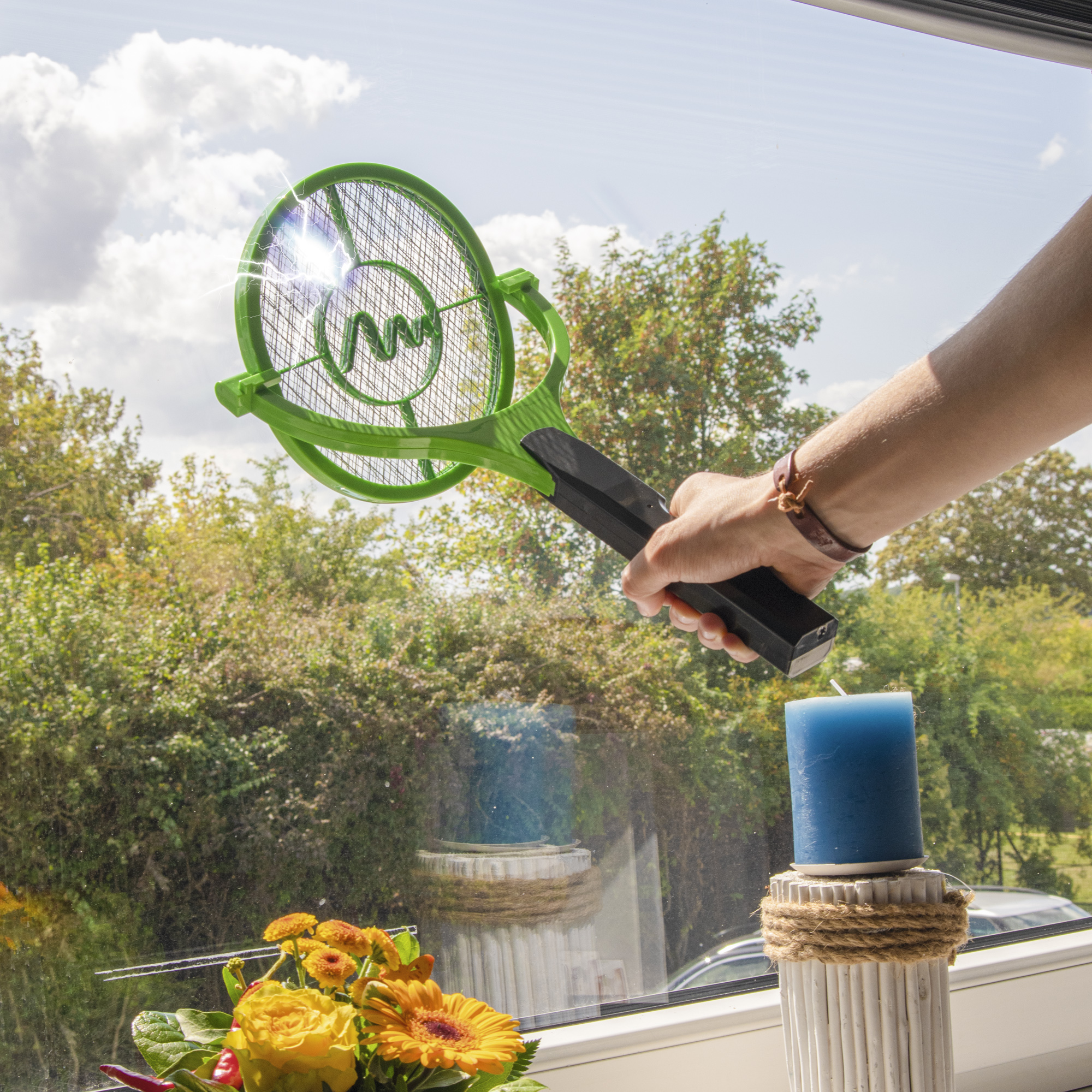 90° Swivelling Fly Swatter | electric