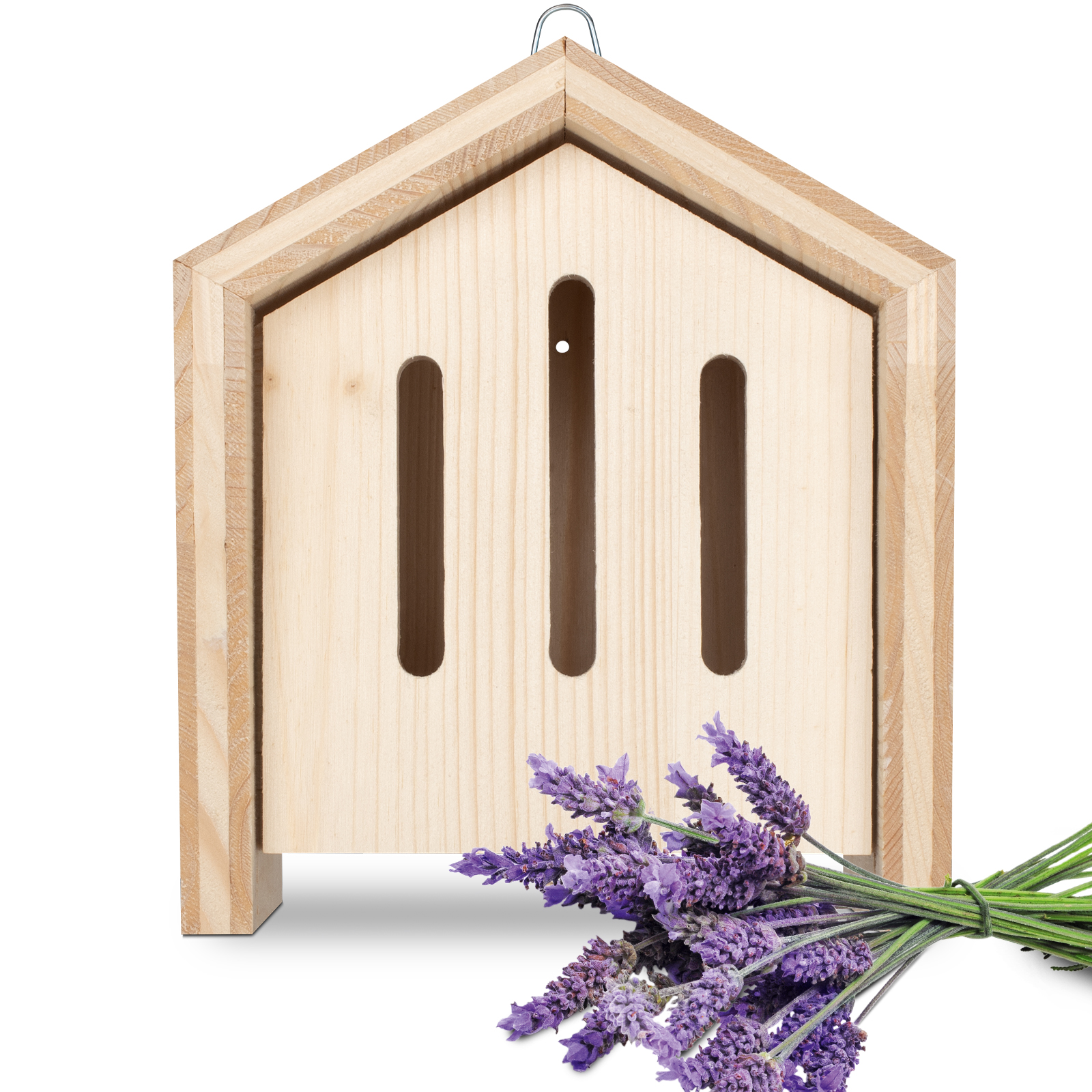 Um auch das Haus attraktiver für die Insekten zu machen befüllen Sie es mit etwas Schmetterlingsflieder.